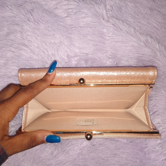 Pink Clutch - Picture 3 of 4